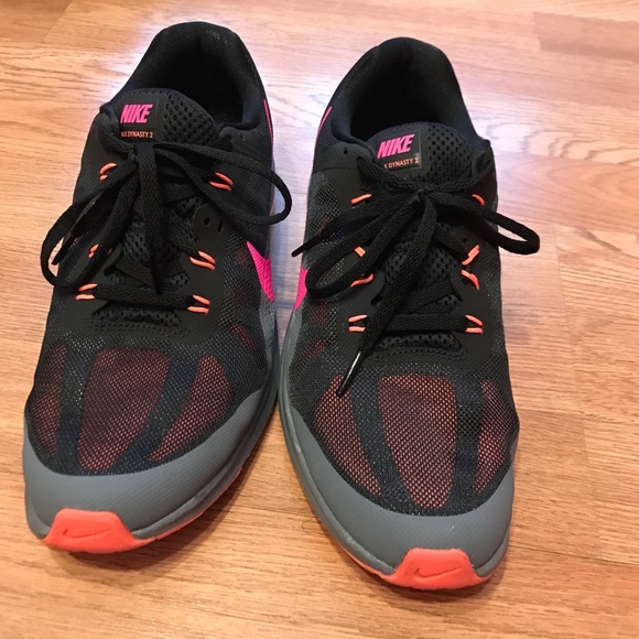 Nike Max Dynasty 2 Sneakers - Picture 2 of 5